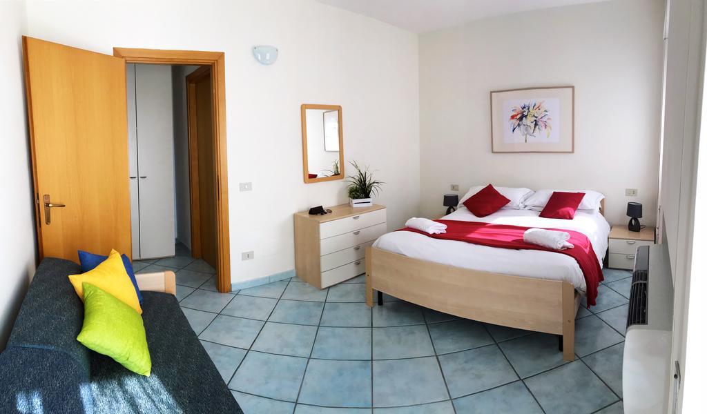 Residence Marconi Терачина Екстериор снимка