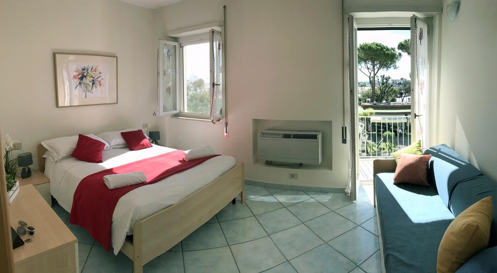 Residence Marconi Терачина Екстериор снимка