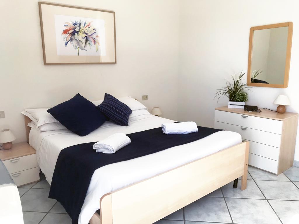 Residence Marconi Терачина Екстериор снимка