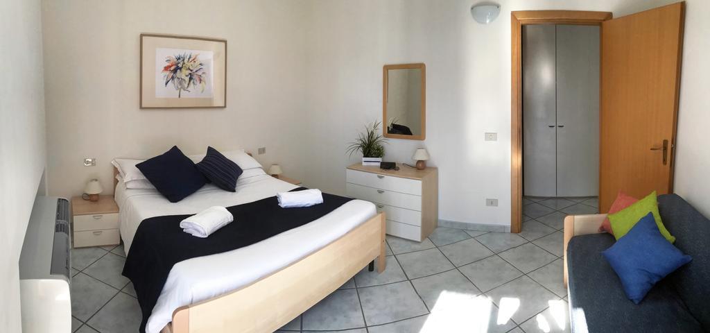 Residence Marconi Терачина Екстериор снимка