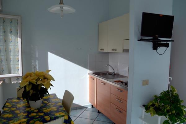 Residence Marconi Терачина Екстериор снимка